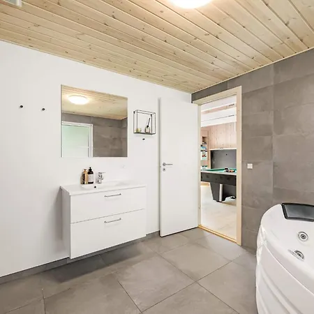 Vakantiehuis Luxury House In Henne *
