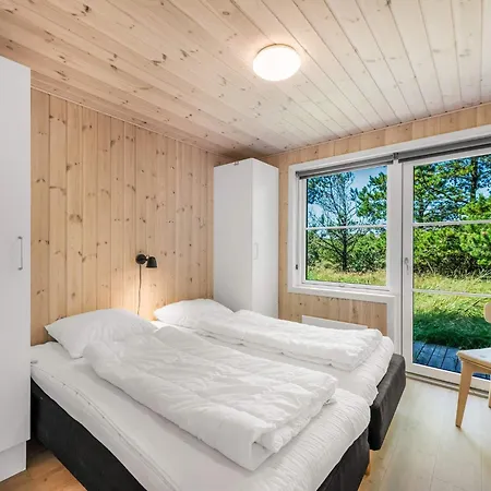Luxury House In Henne