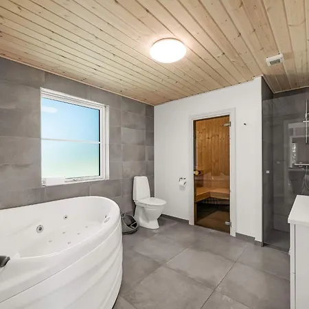Luxury House In Henne Vakantiehuis